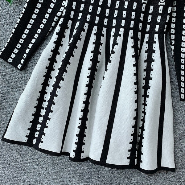 Rochie de dama cu maneca lunga in mai multe culori