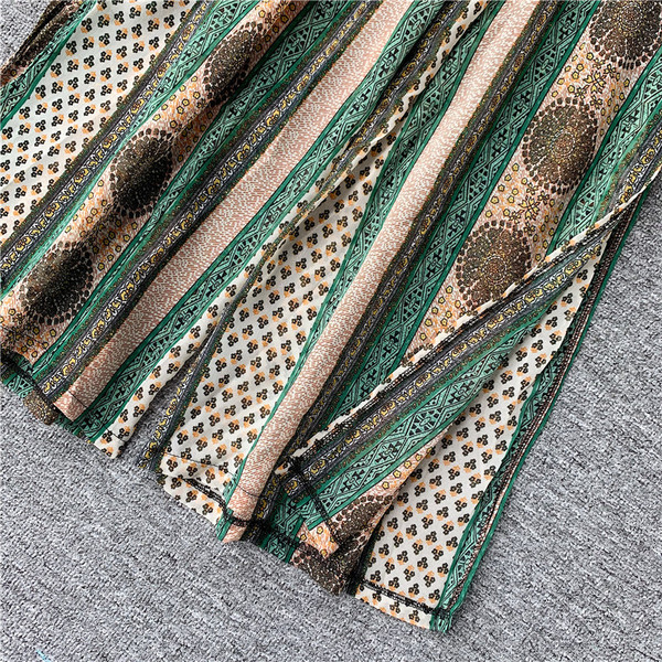 Salopetă lungă de damă cu decolteu în V în două culori