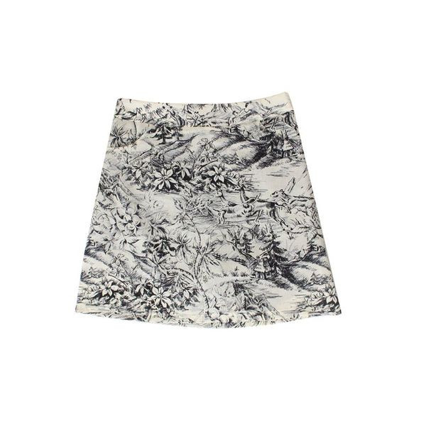 Fusta de dama moderna cu motive florale cu talie inalta