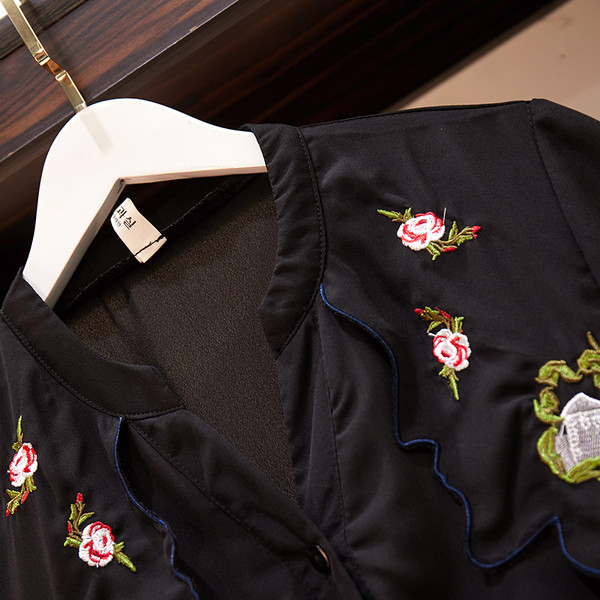 Rochie moderna de dama cu broderie si marimi pana la 5XL in negru