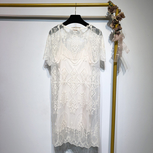 Rochie eleganta de dama cu maneci scurte si dantela in alb