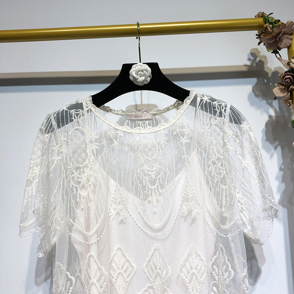 Rochie eleganta de dama cu maneci scurte si dantela in alb