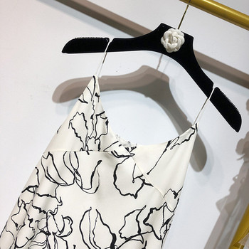 Vékony pántos, fehér, mintás női hosszú ruha