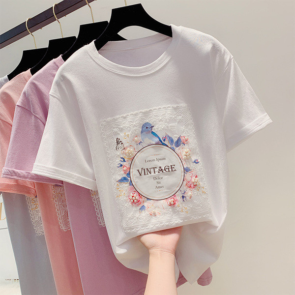 Tricou de dama modern cu maneca scurta si aplicatie