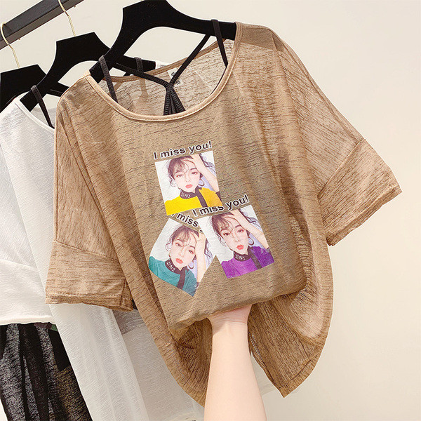 Bluză de damă cu aplicație și mâneci scurte