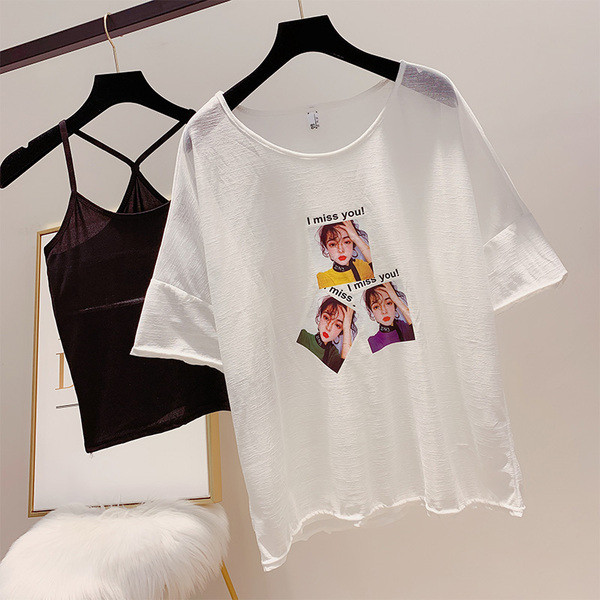 Bluză de damă cu aplicație și mâneci scurte