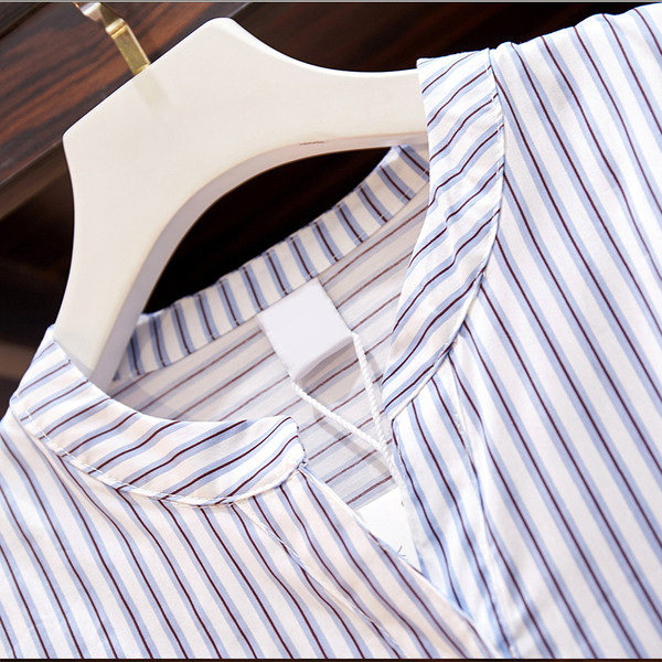 Rochie elegantă de damă cu curea și mâneci scurte în albastru