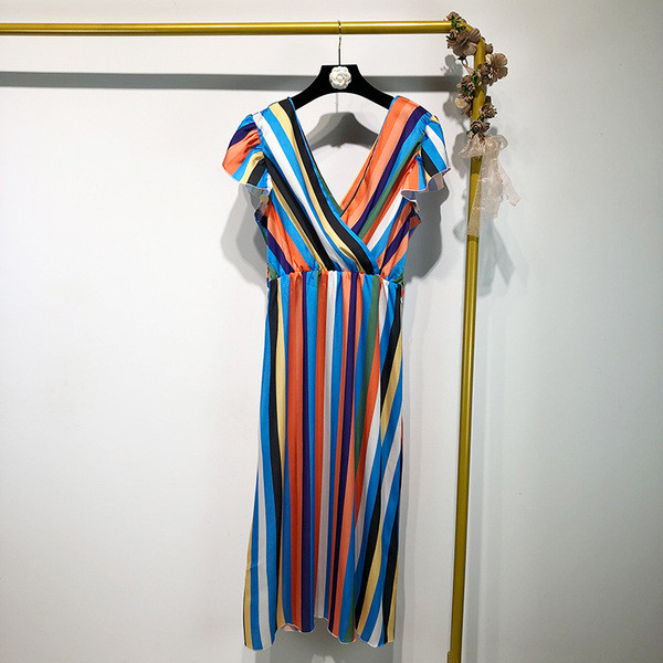 Rochie lungă în dungi, cu legături în talie și mâneci scurte lotus