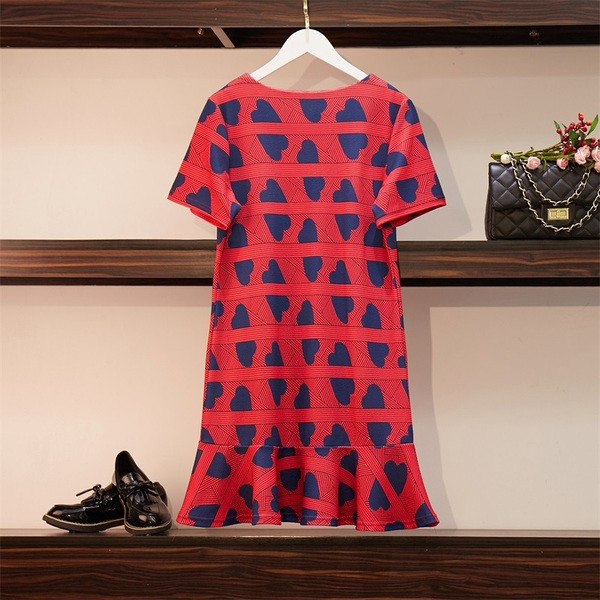 Rochie actuală de damă cu mâneci scurte și mărimi până la 4XL în roșu