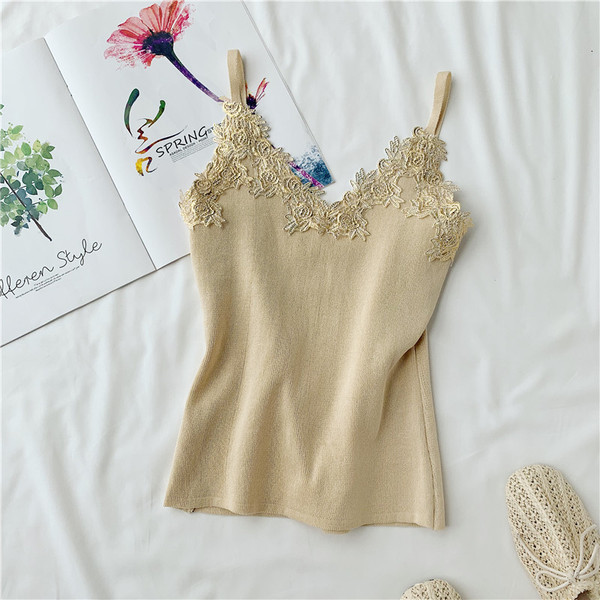 Maieu de dama cu dantela si bretele subtiri