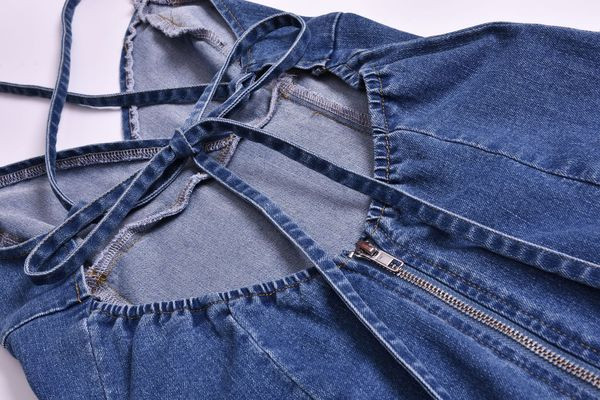 Rochie actuală de damă din denim cu bretele subțiri în albastru