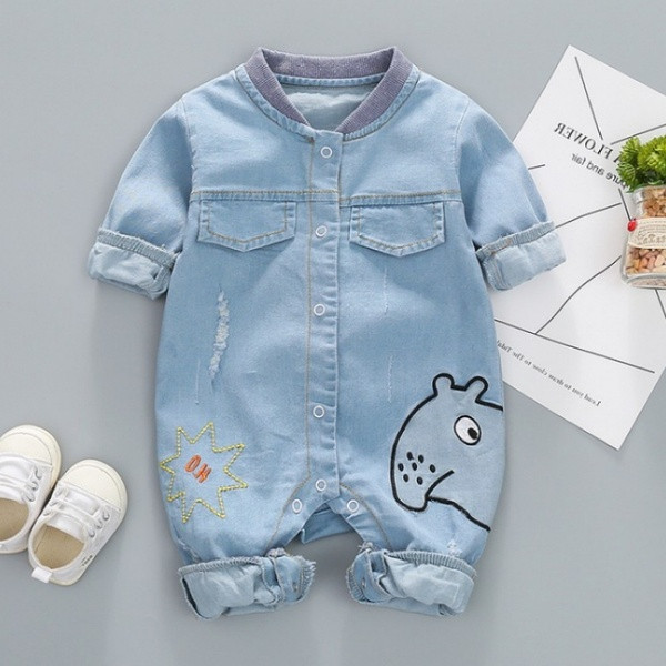 Salopeta moderna pentru bebelusi pentru baieti cu broderie