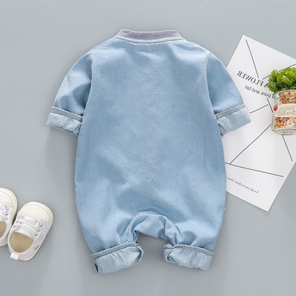 Salopeta moderna pentru bebelusi pentru baieti cu broderie