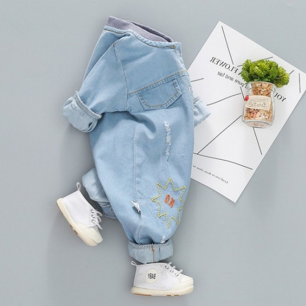 Salopeta moderna pentru bebelusi pentru baieti cu broderie