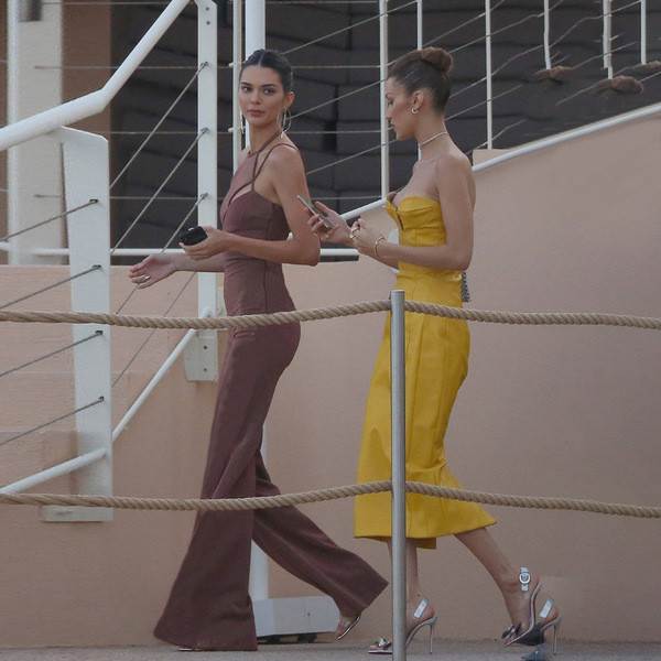 Salopeta de dama eleganta cu efect stralucitor