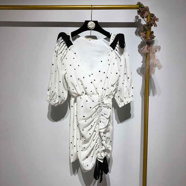 Rochie de dama alb cu aplicatie - inima