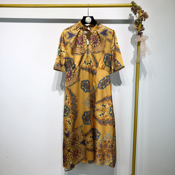 Rochie lată, lungă, cu model colorat