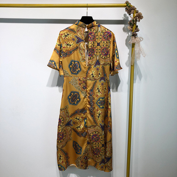 Rochie lată, lungă, cu model colorat