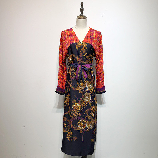 Rochie lunga de dama cu model colorat si maneci lungi