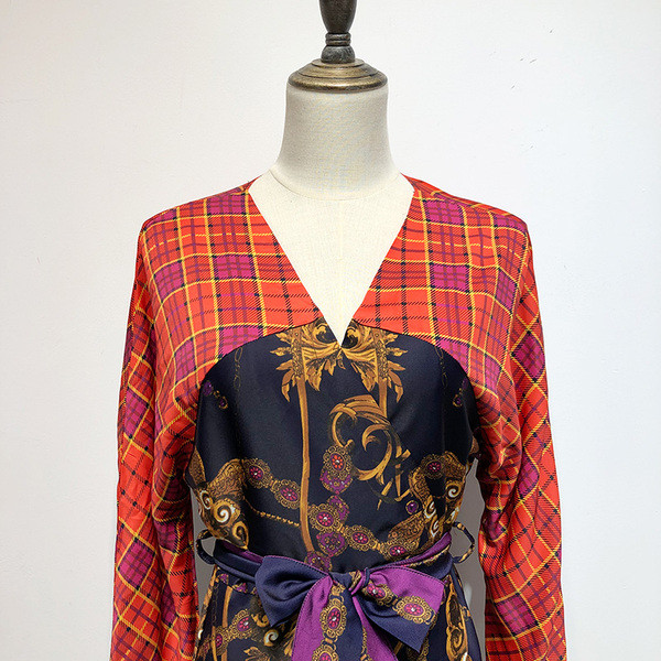 Rochie lunga de dama cu model colorat si maneci lungi