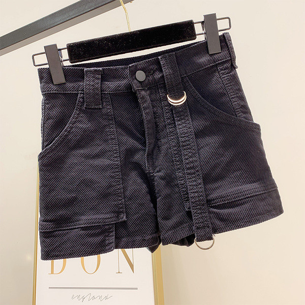 Pantaloni scurti de dama in doua culori