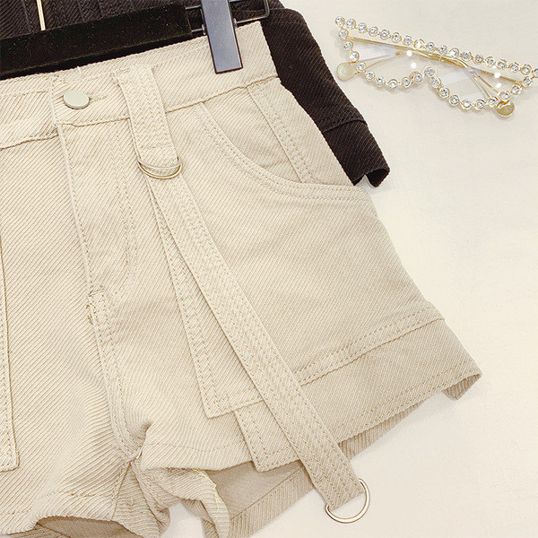 Pantaloni scurti de dama in doua culori