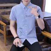 Cămașă de bărbați actuală în trei culori cu aplicație și mâneci scurte