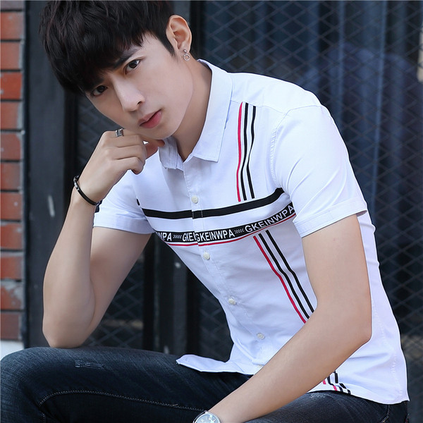 Cămașă elegantă pentru bărbați, cu inscripții și mâneci scurte