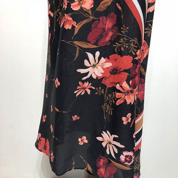 Rochie lunga de dama cu decolteu oval si maneci scurte