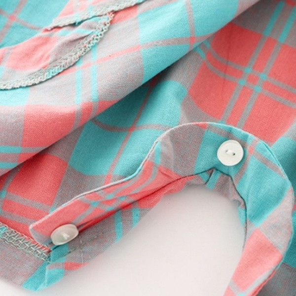 Salopetă modernă pentru copii în carouri pentru băieți