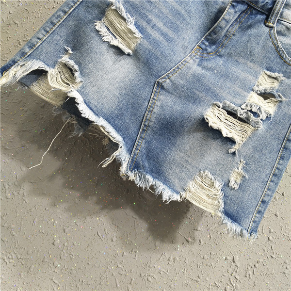 Fusta de damă actuală din denim cu talie standard