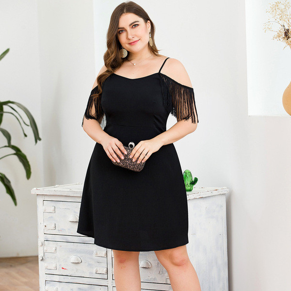 Rochie eleganta de dama marime mare cu bretele si umerii goi in negru
