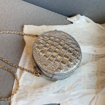 Geanta de dama in forma rotunda si fermoar in trei culori