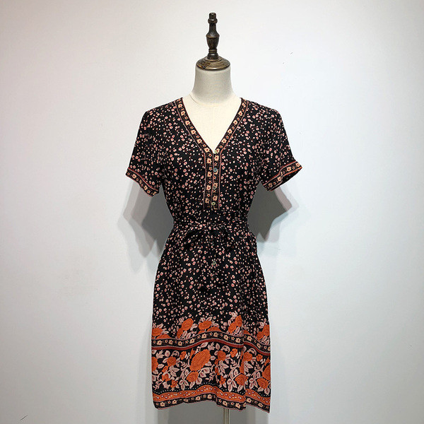 Rochie lejeră cu mâneci scurte și legături în talie