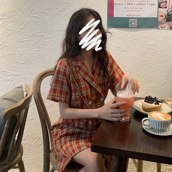 Rochie dama in carouri de culoare rosie