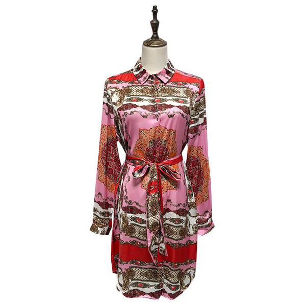 Női ruha hosszú ujjú, derékban megkötős