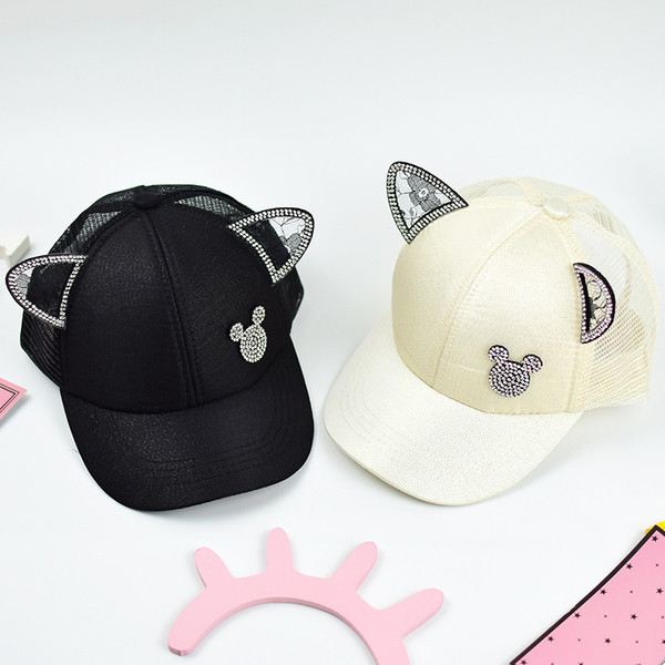 Pălărie pentru copii de ultimă generație cu vizor și element 3D pentru fete