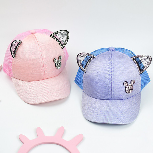 Pălărie pentru copii de ultimă generație cu vizor și element 3D pentru fete