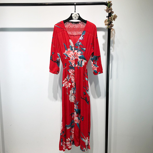 Rochie lunga de dama cu maneci 7/8 in rosu cu model