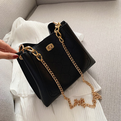 Geanta de dama din piele cu maner metalic in trei culori