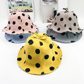 Palarie moderna pentru copii cu puncte in mai multe culori