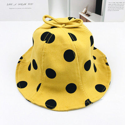 Palarie moderna pentru copii cu puncte in mai multe culori