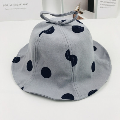 Palarie moderna pentru copii cu puncte in mai multe culori