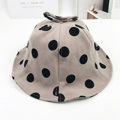 Palarie moderna pentru copii cu puncte in mai multe culori