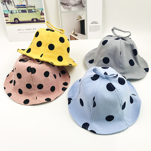 Palarie moderna pentru copii cu puncte in mai multe culori