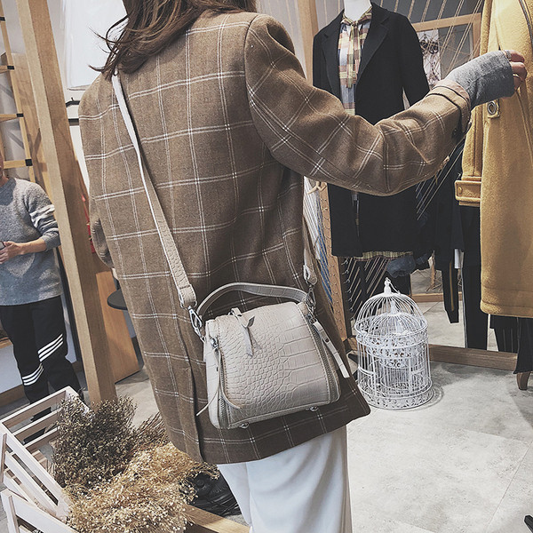 Geanta de dama cu maner scurt si lung in mai multe culori