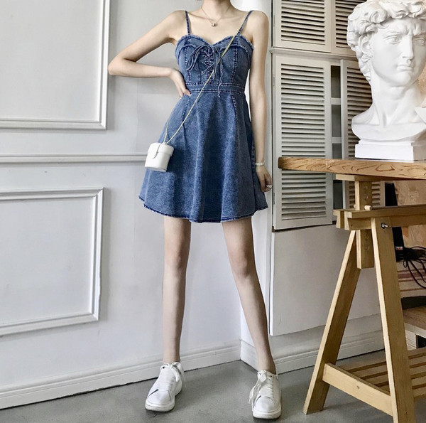 Fusta dama casual din denim - model decupat