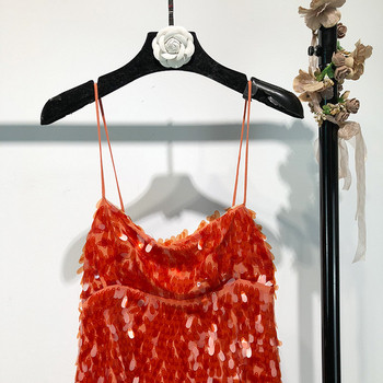 Къса червена рокля с пайети и тънки презрамки