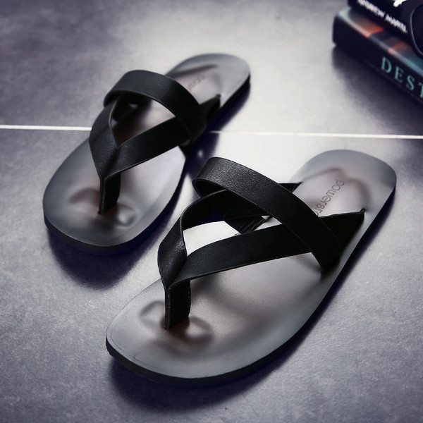 Papuci casual barbatesti - in alb si negru