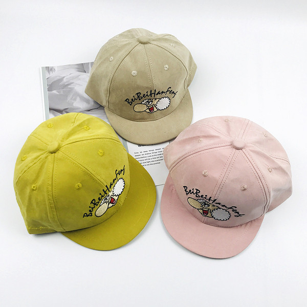 Palarii pentru copii cu broderie si vizor in mai multe culori